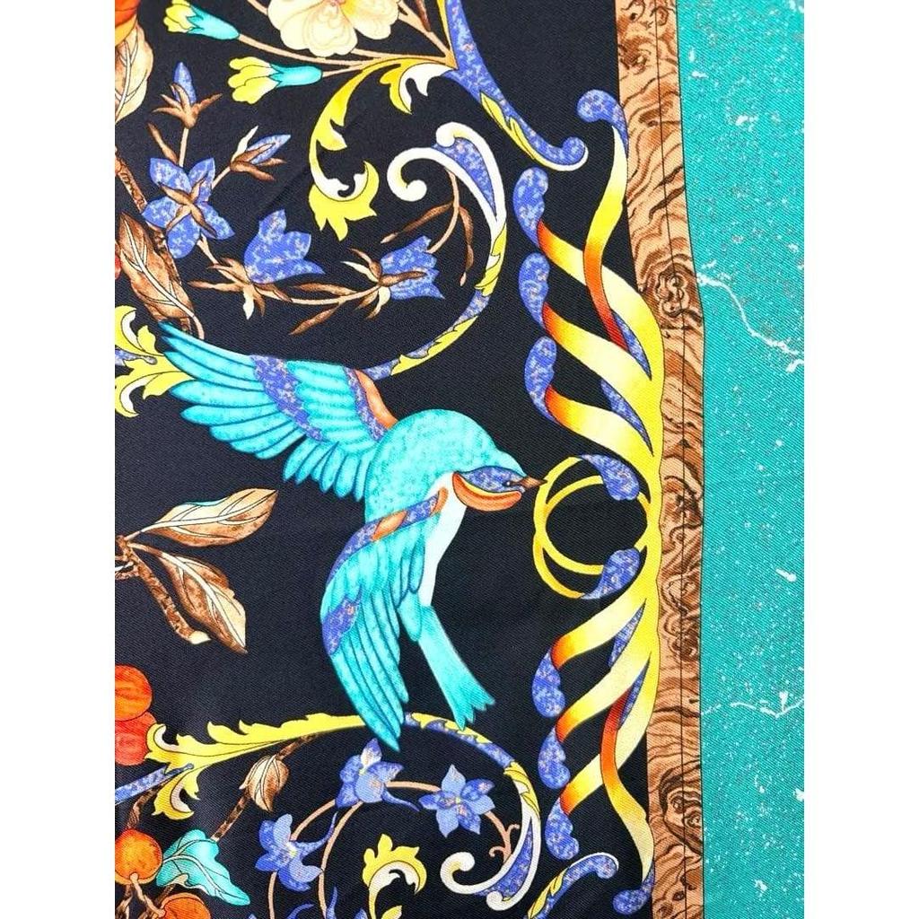 Б/у, хорошее состояние, Шарф HERMES Carre 90, узор «Восточный камень, Западный аист, Цветок, птица»