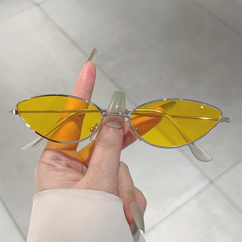 Metal Small Frame Vintage Cat Eye Sunglasses Women For Men Popular Luxury Brand Designer Sun Glasses Punk Hip Hop Eyewear Uv400