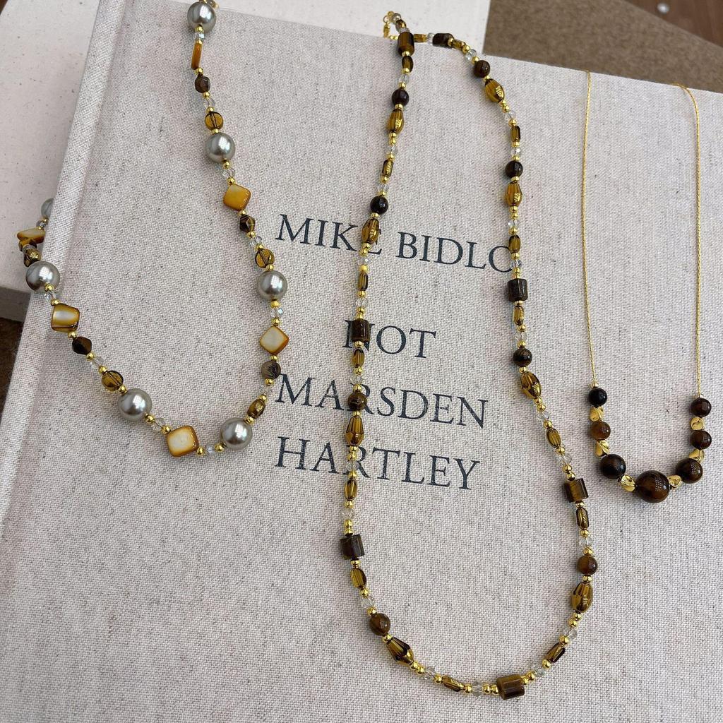 Ожерелье-цепочка в стиле Майяра с камнем тигровый глаз — элитная легкая роскошь, коллекция осень/зима 2024.