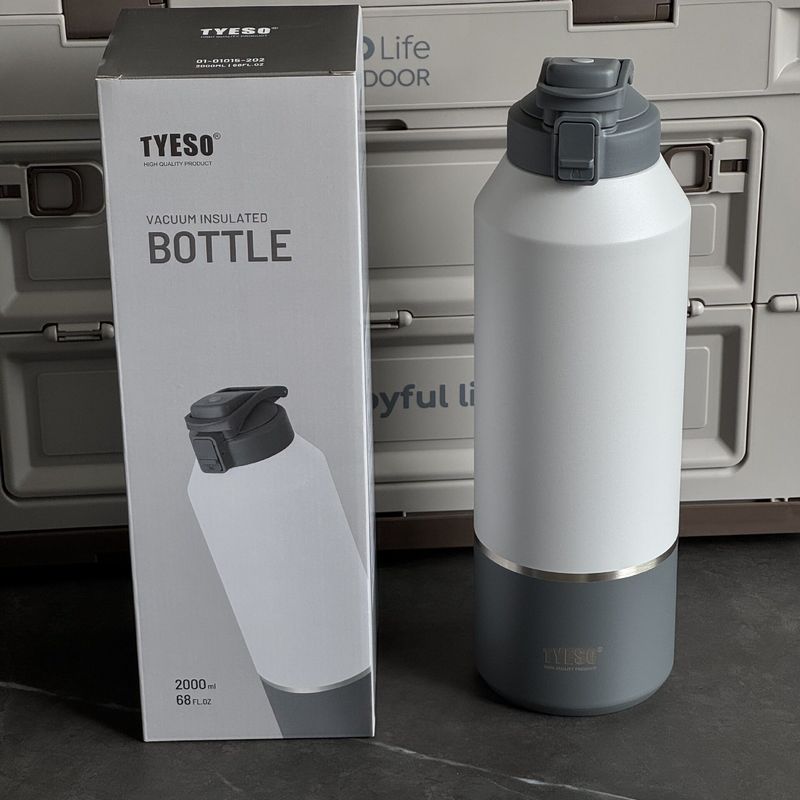 Tyeso304 Stainless Steel Portable Sports Bottle 2000ml Ultra-Large Capacity Thermos Cup Outdoor Portable Direct Drinking Cup
