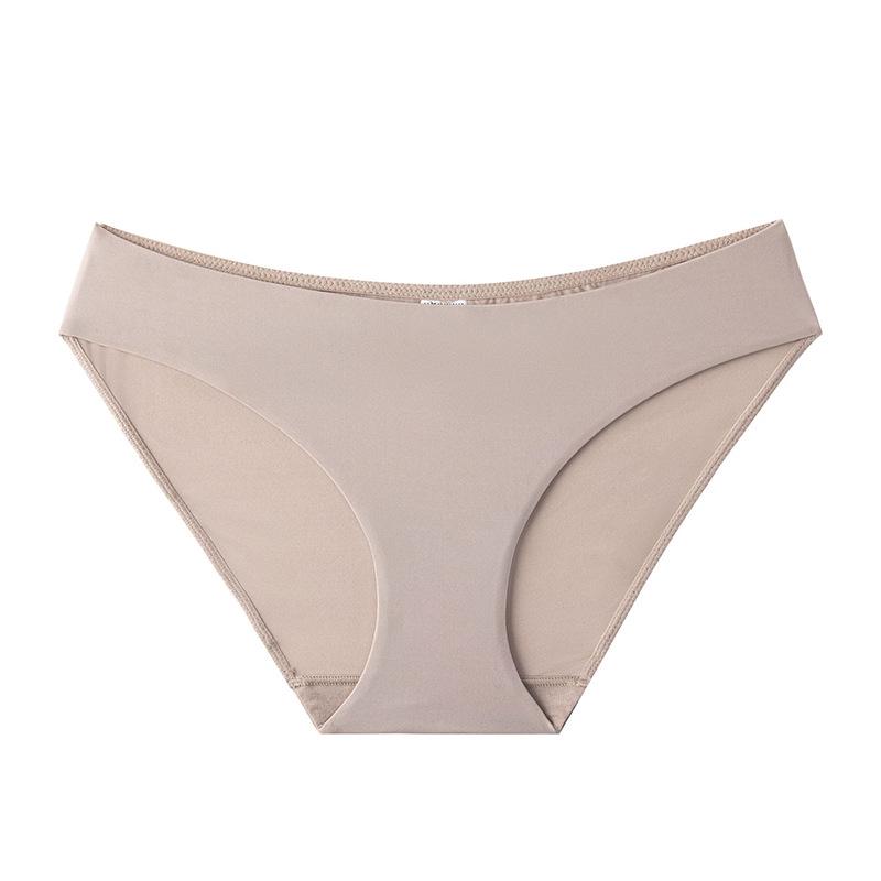 Large Seamless Breathable Cotton Mid-Waist Briefs for Women
