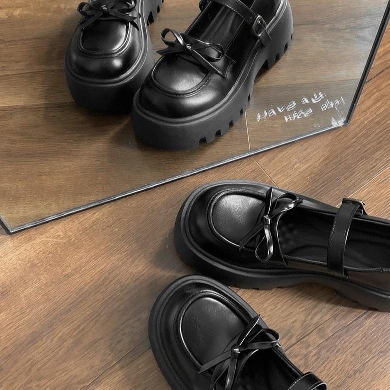 Черные туфли на платформе в британском стиле, женские, новые весенние туфли 2025 года, юбка, неглубокий вырез, туфли Мэри Джейн