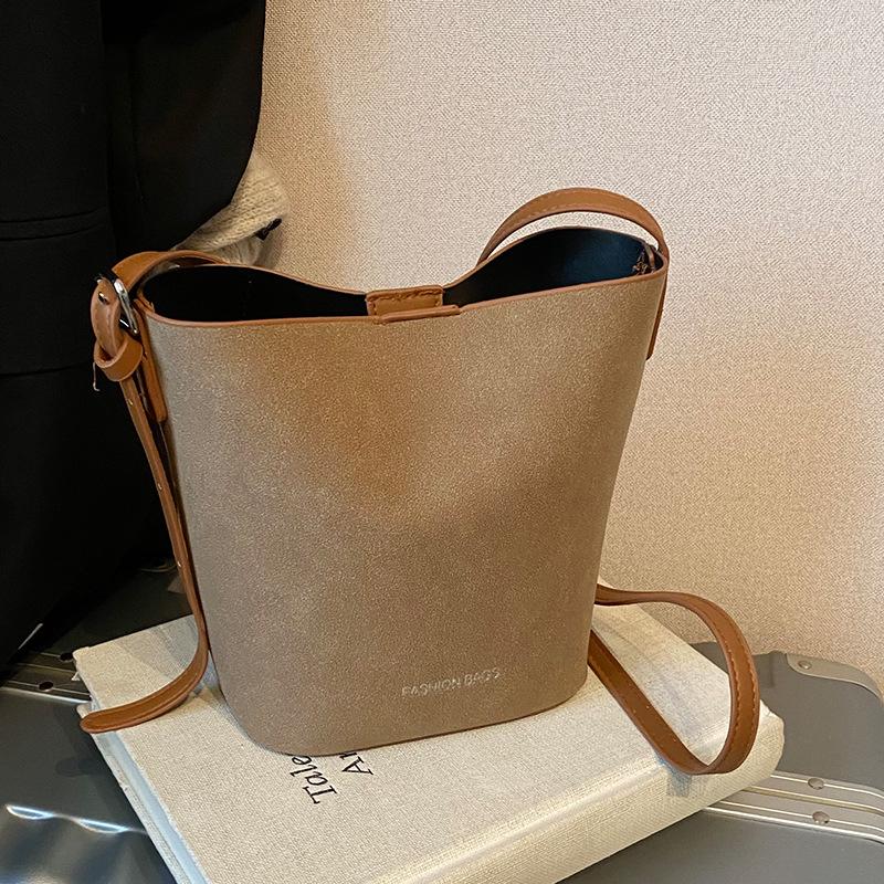 Популярная сумка-ведро для женщин Осень и Зима Новая модная сумка через плечо для женщин Высококлассная нишевая сумка на плечо для женщин