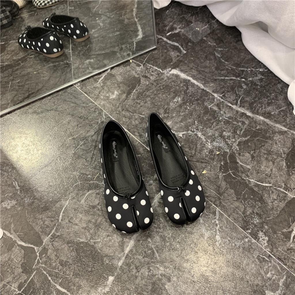 Женские удобные тапочки из кожи из микрофибры на плоской подошве с разделенным носком, лоферы с мягкой подошвой, короткие женские мокасины