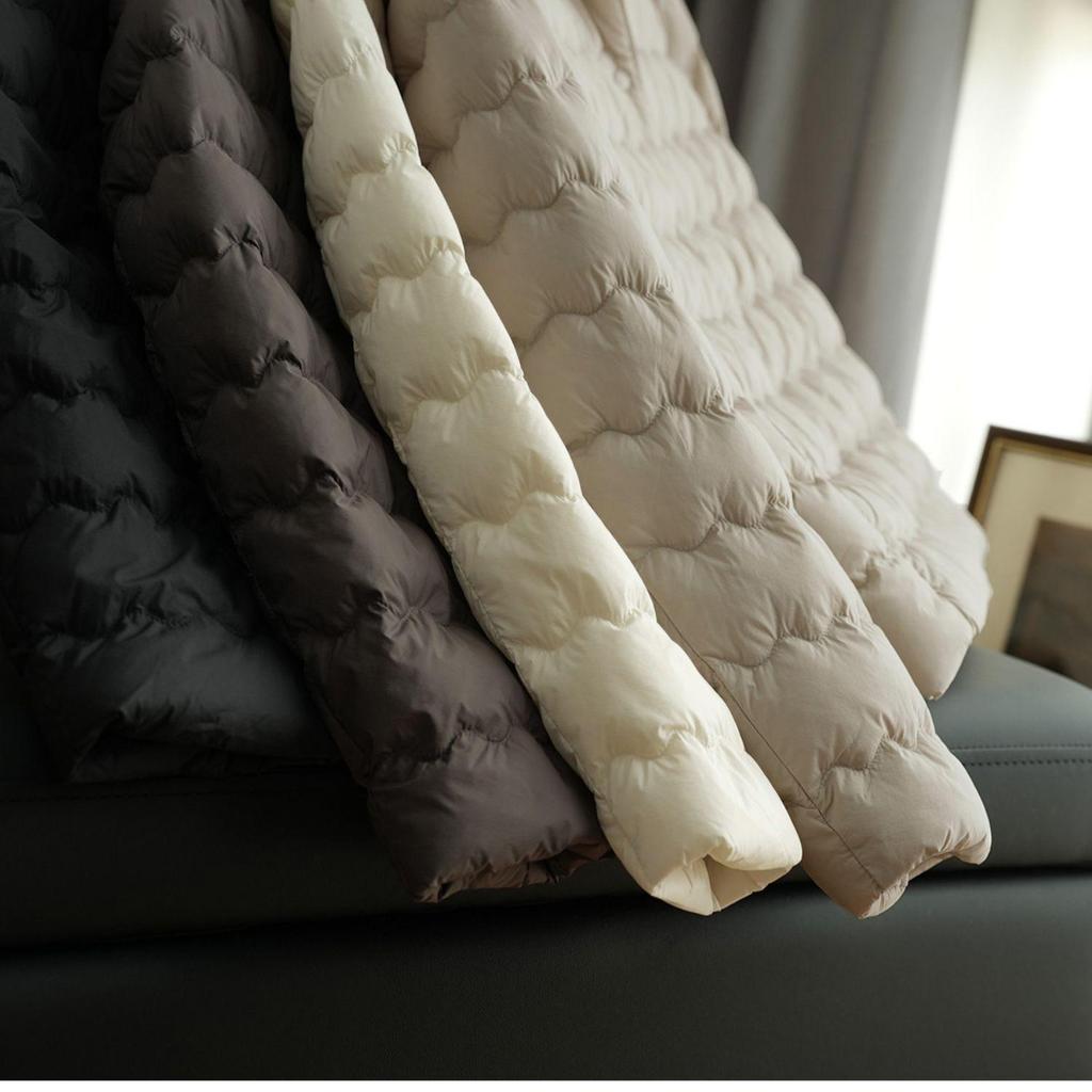 Графеновая легкая пуховая куртка с капюшоном