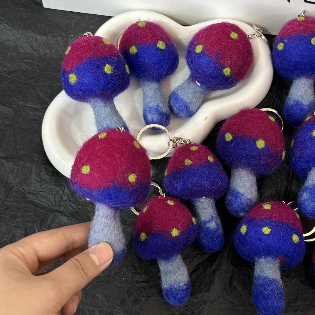 Подвеска из войлока из грибной шерсти: Женское украшение ручной работы с культурным и креативным дизайном