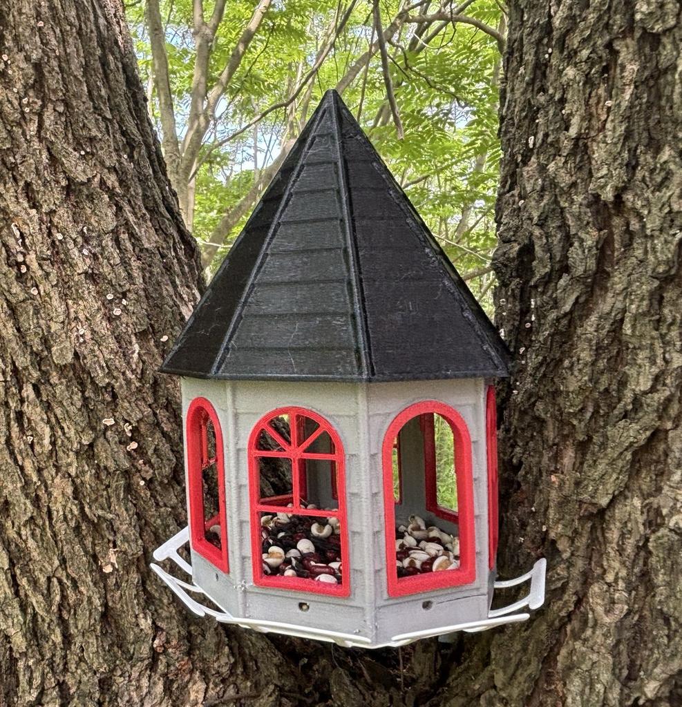 Hexagonal Hanging Bird Feeder Castle Style Outdoor Garden Bird House For Seeds Patio Balcony Decoration Durable Plastic