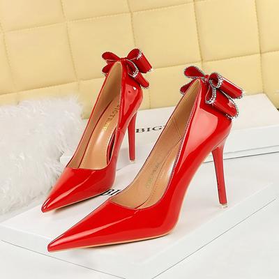 Женские туфли на высоком тонком каблуке для банкетов, туфли из лакированной кожи с острым носком и бантом на спине, одинарные туфли