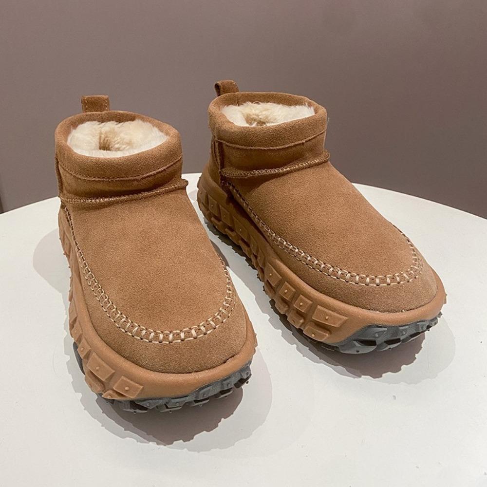 Fashion British Style Short Tube Snow Boots for Women In The Winter of With A Plush Tire Sole Design That Feels Comfortable and Warm