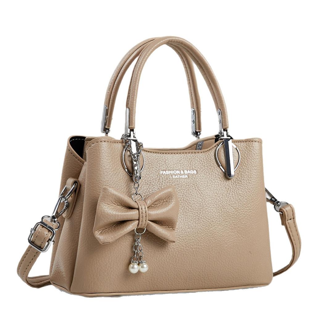 Atmospheric temperament Fashion classic women's bag 2026 new high-value light luxury going out to commute