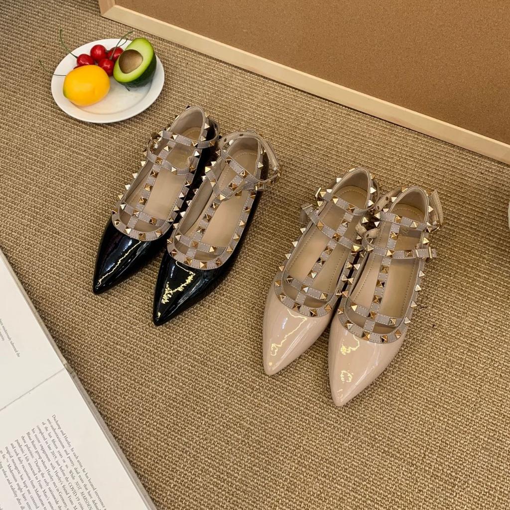 2025 New Pointed Inner Sloping Heel Shallow Rivet with Niche Fashion Women's Single Shoes