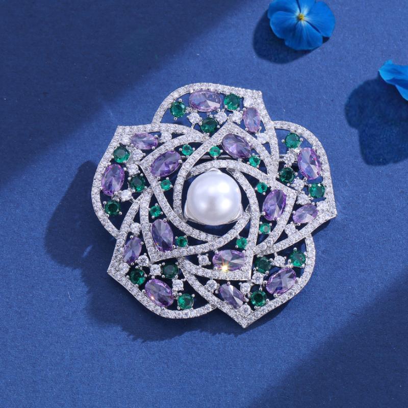 Rhinestones Camellia Brooch with Pearl for Women Elegant Flower Pin for Coat Blouse Sweater Daily Fashion Accessory