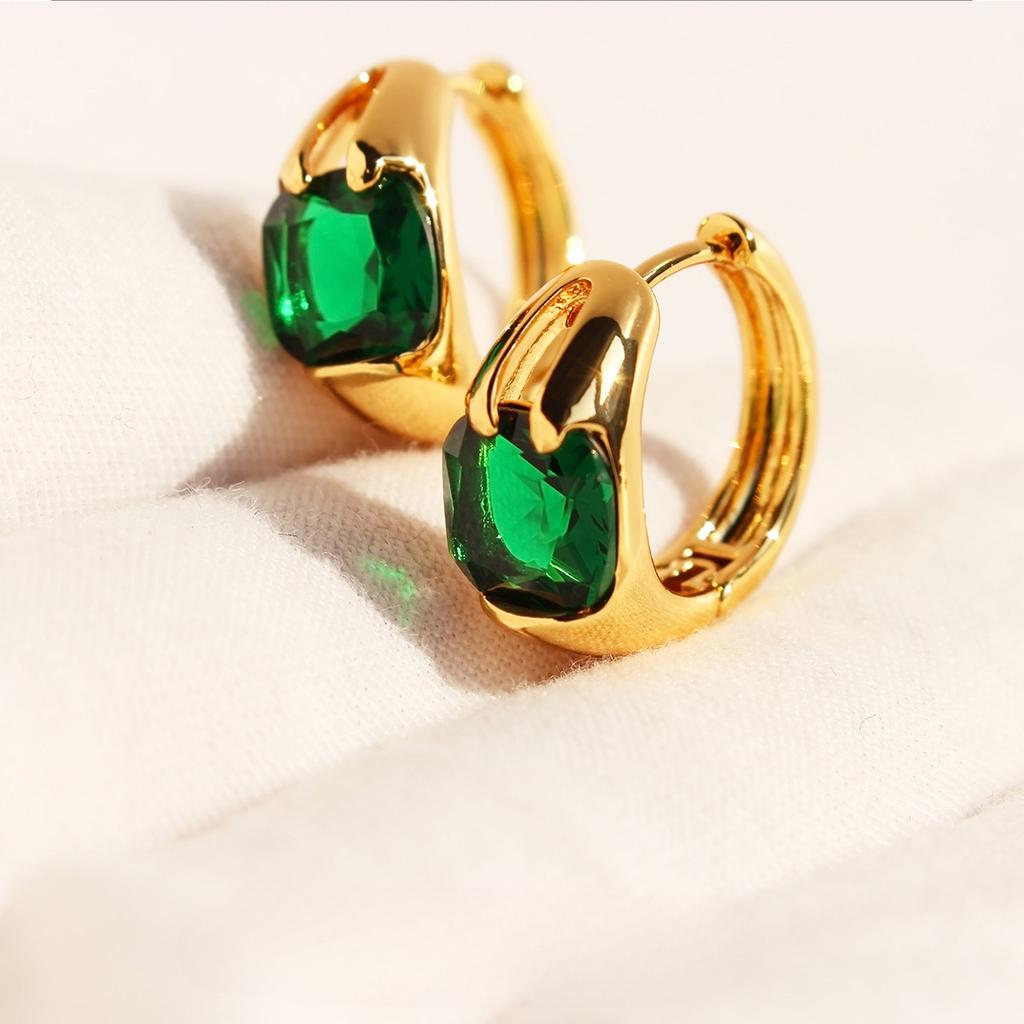 Original Retro Elegant Emerald Zircon Small Ear Buckle Women'S Fashionable Temperament Maillard Circle Earrings 376