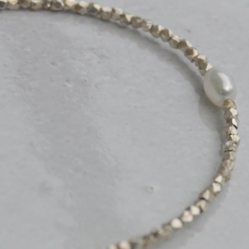 Марта на чердаке бабушка.простой браслет