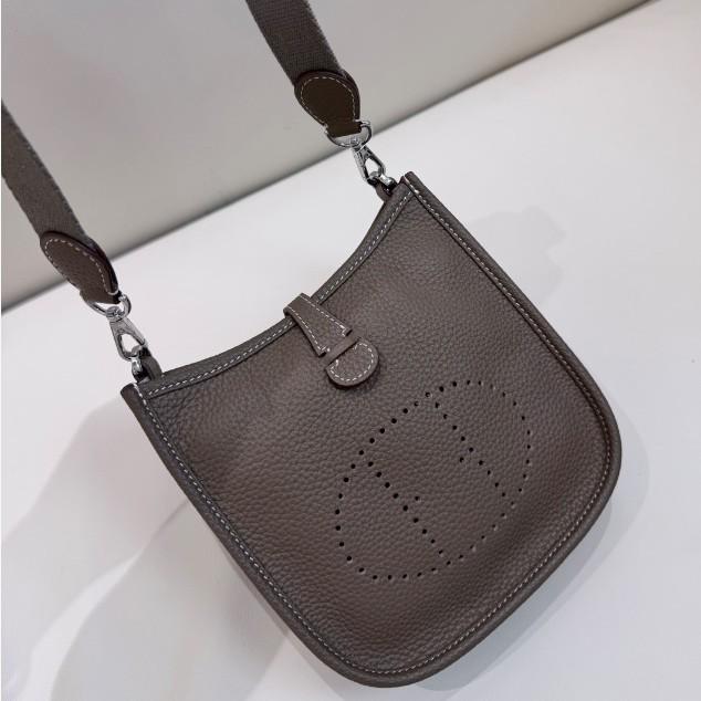 Evelyn Cowhide Crossbody Bag with Hollowed-Out Design – Fashionable, Versatile Single Shoulder Bag for Commuting