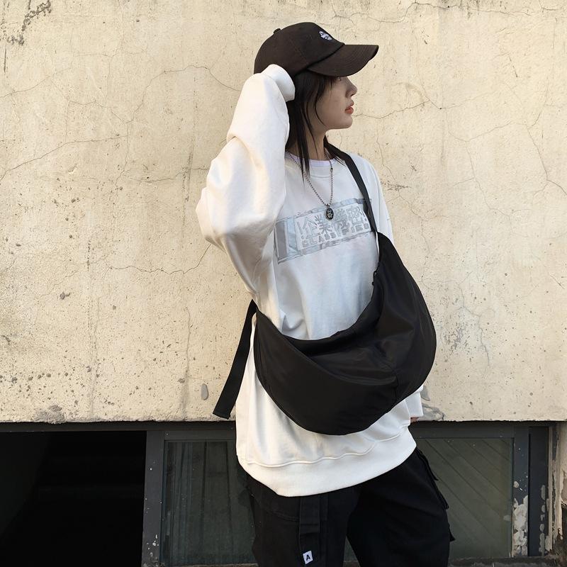 Bag Women'S Tooling Bag Men'S Simple Chic Lightweight Casual Dumpling Messenger Bag