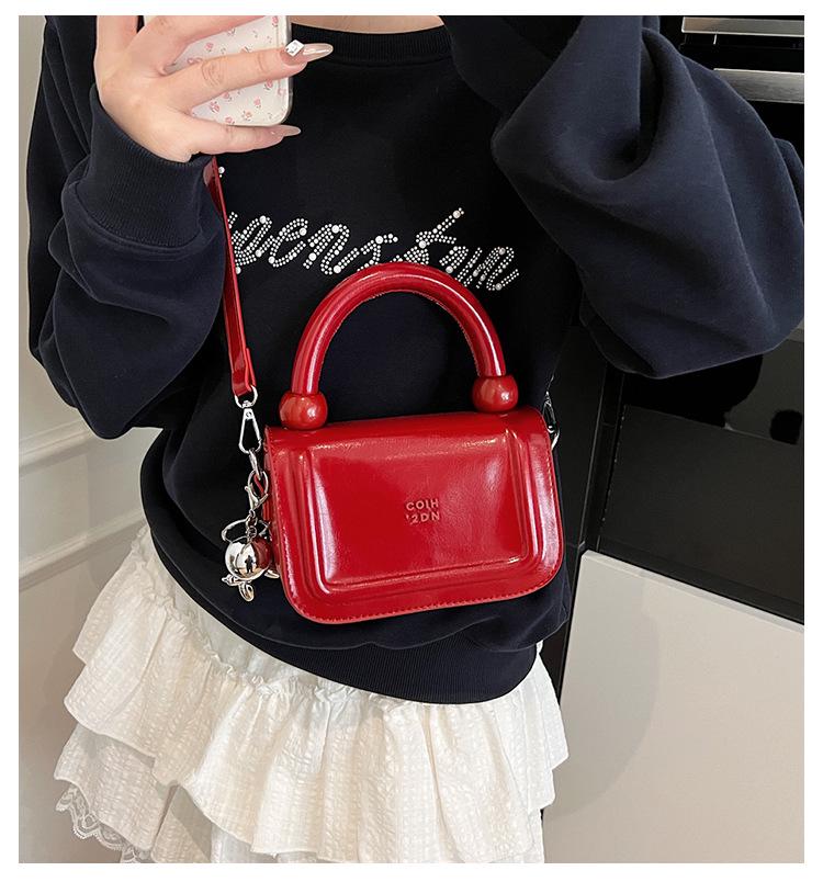 Женская шикарная сумка кроссбоди 2025: Компактный, Роскошный и Стильный