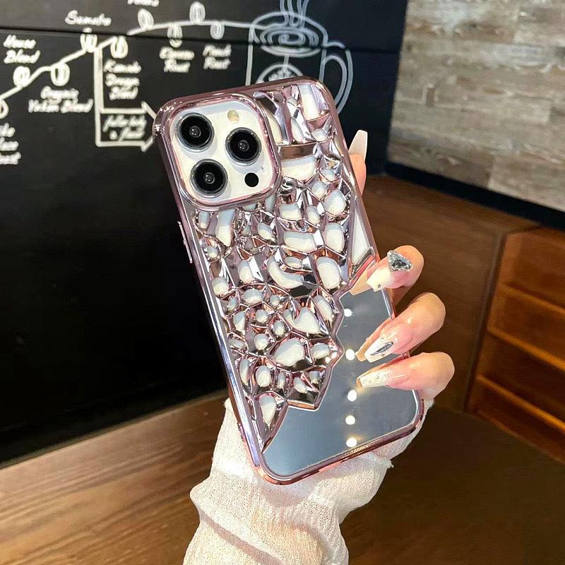 Подходит для iPhone 15 Гальванизированный Полый Охлаждающий Чехол для Телефона 16pro Поставляется с Зеркальцем для Макияжа 14/13 Полностью Закрывающий Защитный Чехол