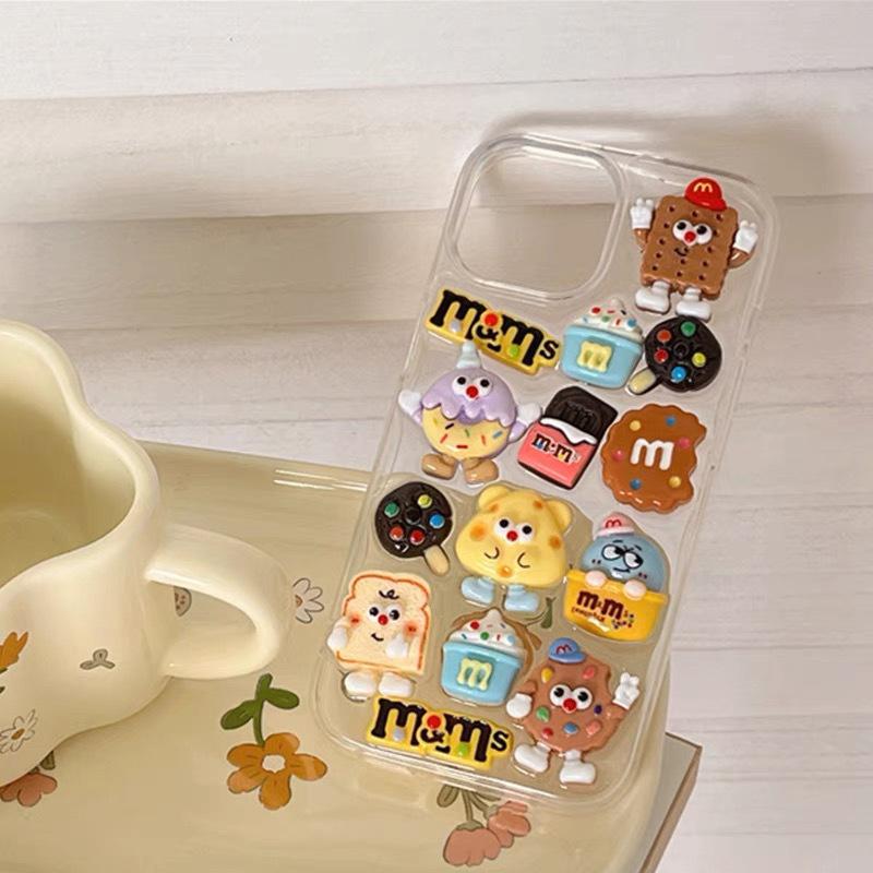 Подходит для Apple 17Promax Чехол для мобильного телефона Трехмерный M Боб Маленький Десерт Печенье Iphone16 Противоударный Мультяшный