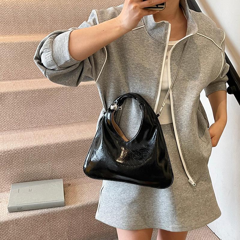 Сумка большой вместимости женская летняя универсальная 2025 новый нишевый дизайн простая сумка-мессенджер портативная дорожная сумка-пельмень