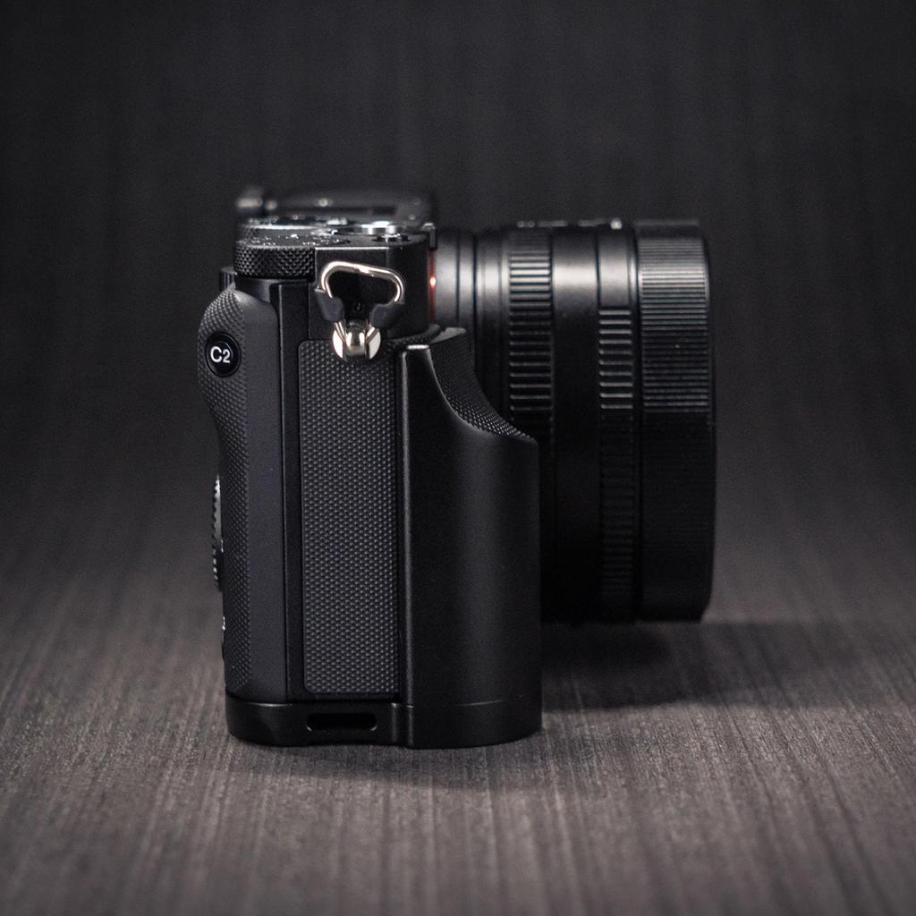 Iborrys Camera Compatible with Sony RX1R Dedicated Quick Release Aluminum Alloy Camera Original Vintage Diamond Pattern Aluminum Grip, DSC-RX1RM3 III,