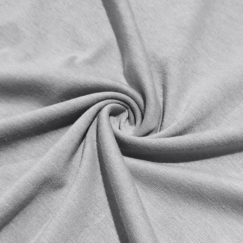 Мужская футболка-henley с длинным рукавом и карманом.