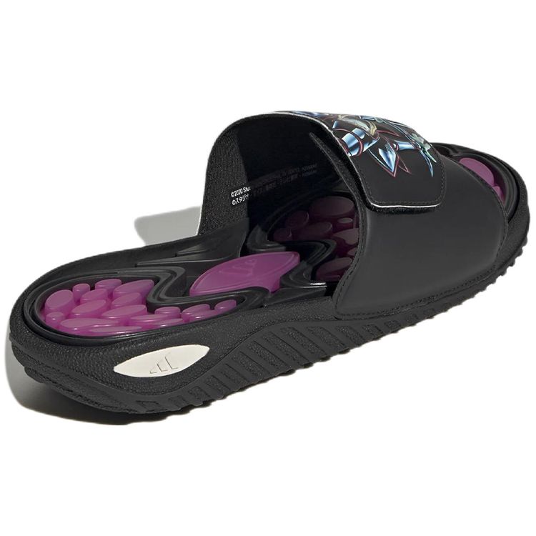 Yu-Gi-Oh! x adidas Reptossage Slide Темный Маг Унисекс Кроссовки Черный Основной черный Пульсирующий сиреневый HQ4274