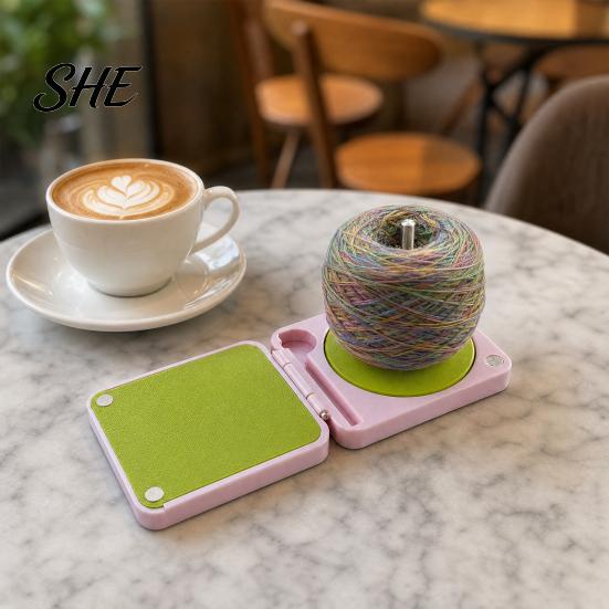 Yarn Ball Holder Portable Spinner, Rotating Crochet Accessory Storage Detachable Spinner Box, Foldable for Knitting Lovers Beginners Organizer
