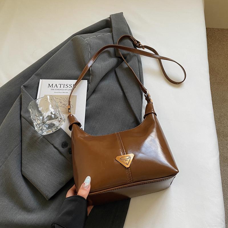 Premium Sense Niche Bag Women's Autumn and Winter Retro 2025 New Fashion Shoulder Messenger Bag Portable Dumpling Bag