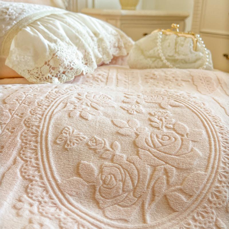 Romantic French Double Layer Lace Ruffles Carved Velvet Pink Bedding Set Plush Warm Duvet Cover Bed Skirt Pillowcases 4Pcs