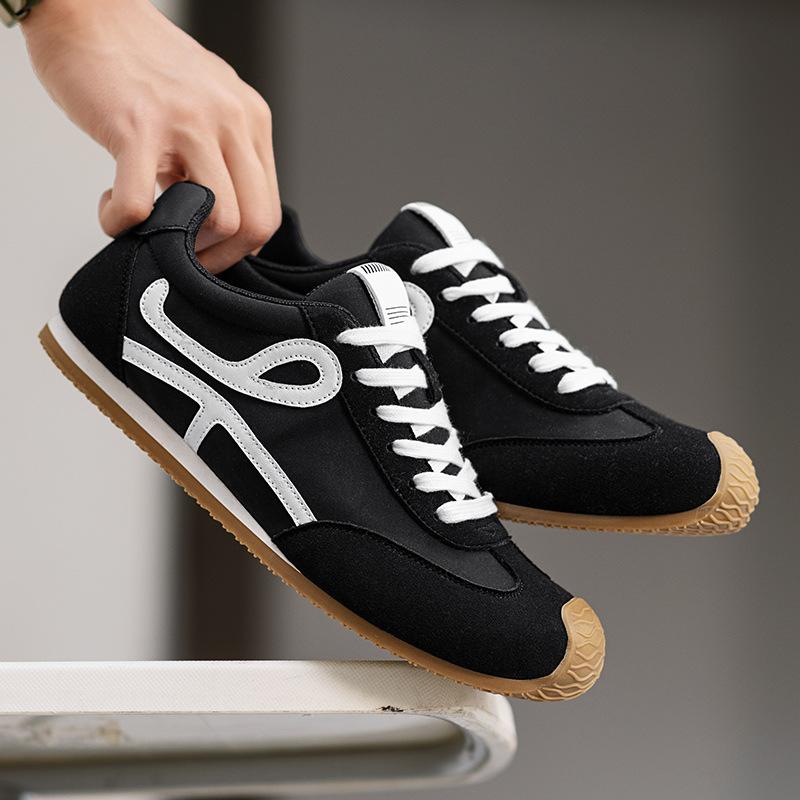 Модные мужские кроссовки 2025 Новая летняя мода Повседневная обувь Удобные трендовые кроссовки Нескользящие на шнуровке Уличные кроссовки для бега Zapatillas