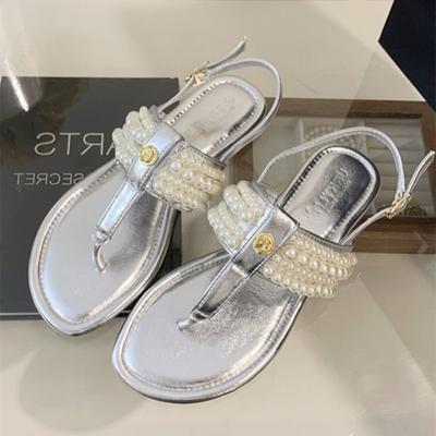 Модные Элегантные Шлепанцы-вьетнамки с Металлическим Дизайном Цветка из Бусин на Шнурках Женские Сексуальные с Перемычкой для Пальца Задним Ремешком и Пряжкой Летние Брендовые Пляжные Сандалии