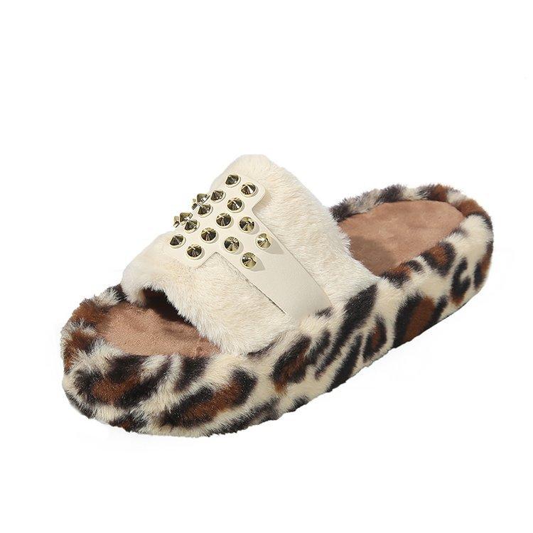Модные женские утолщенные плюшевые меховые тапочки зимние дизайнерские мокасины на толстой платформе с заклепками женские хлопковые тапочки на толстой подошве шлепанцы