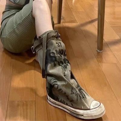 Граффити старые парусиновые ботинки женские брюки ботинки с напуском на голенище на толстой подошве полусапожки 2025 новые весенние ботинки нишевые кеды