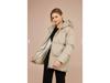 Женский пуховик кремового цвета с капюшоном