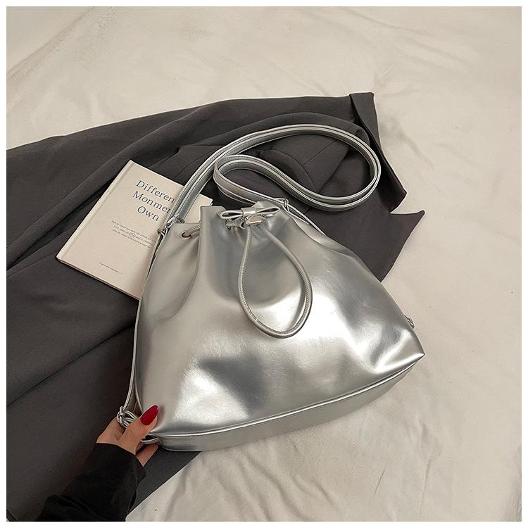 Korean Style Large-capacity Bucket Bag 2025 New Solid Color Niche Simple Casual Shoulder Bag Multi-functional Backpack