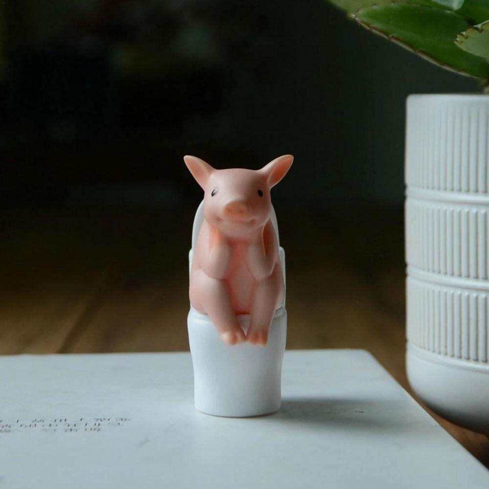 3D Cute Pig Statue Toilet Pig Figure  Creative   Garden Decoration