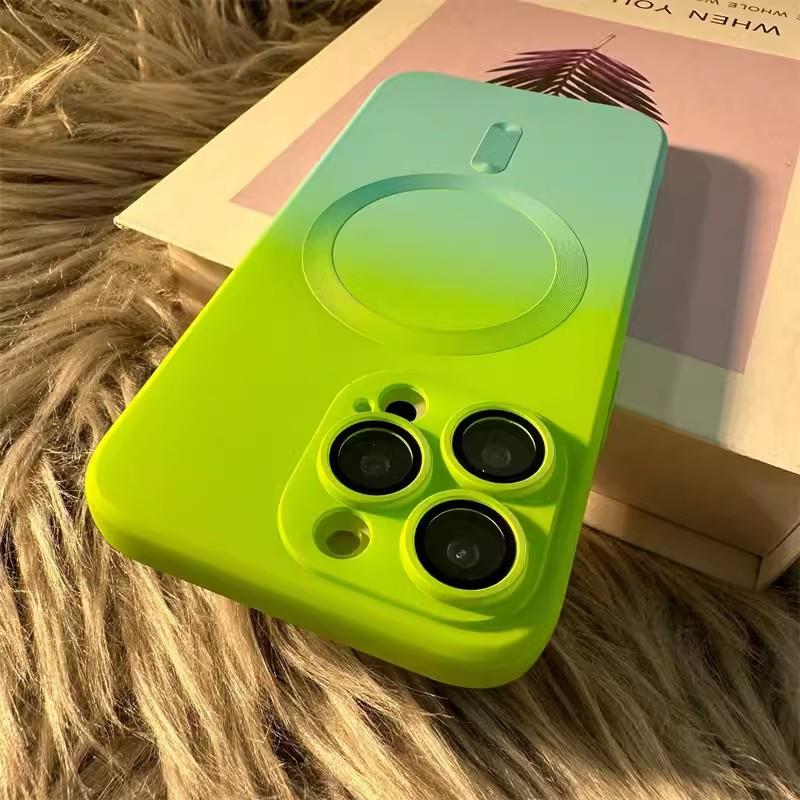 Подходит для чехла для мобильного телефона iPhone17PRO Градиентный магнитный матовый Apple 16E Силиконовый 15 Полная защита от падений