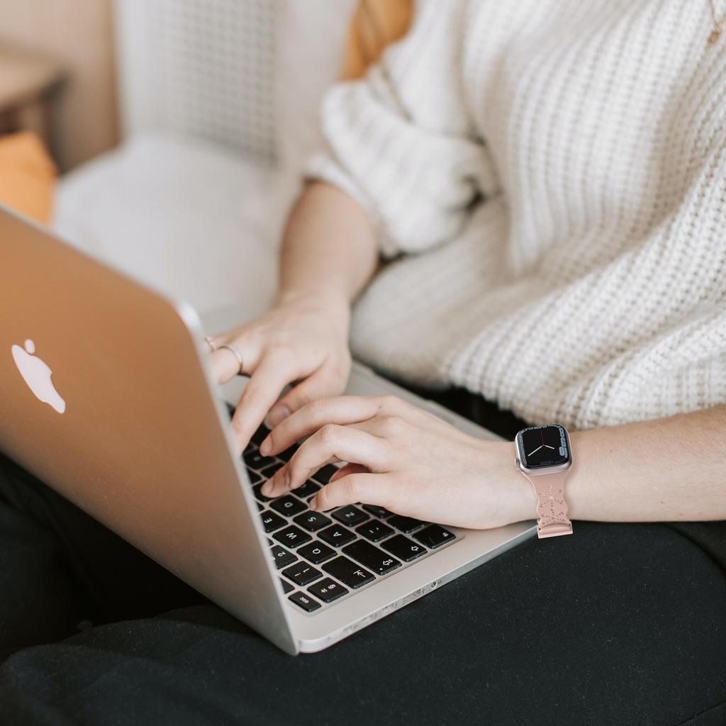 Кружевной силиконовый ремешок для Apple, ремешок для часов 49/45/41/44/42/40/38 мм, дышащий браслет для iWatch UItra 9 8 7 6 5 4 3 SE