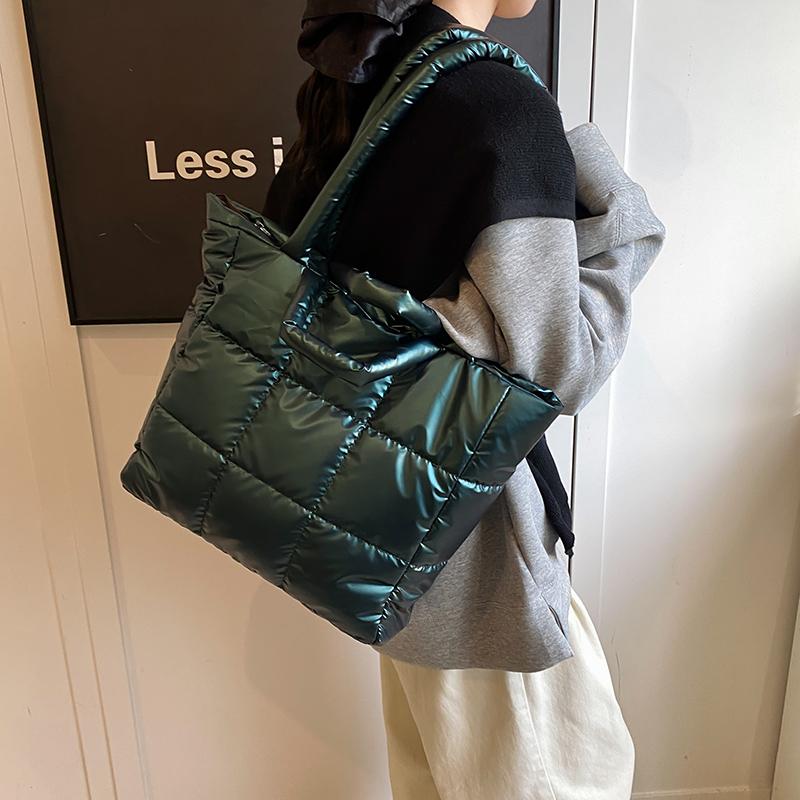 Women's Casual Padded Handbag Winter Down Cotton Shoulder Bag Large Capacity Shopper Tote Bag Lightweight Black Crossbody Purse