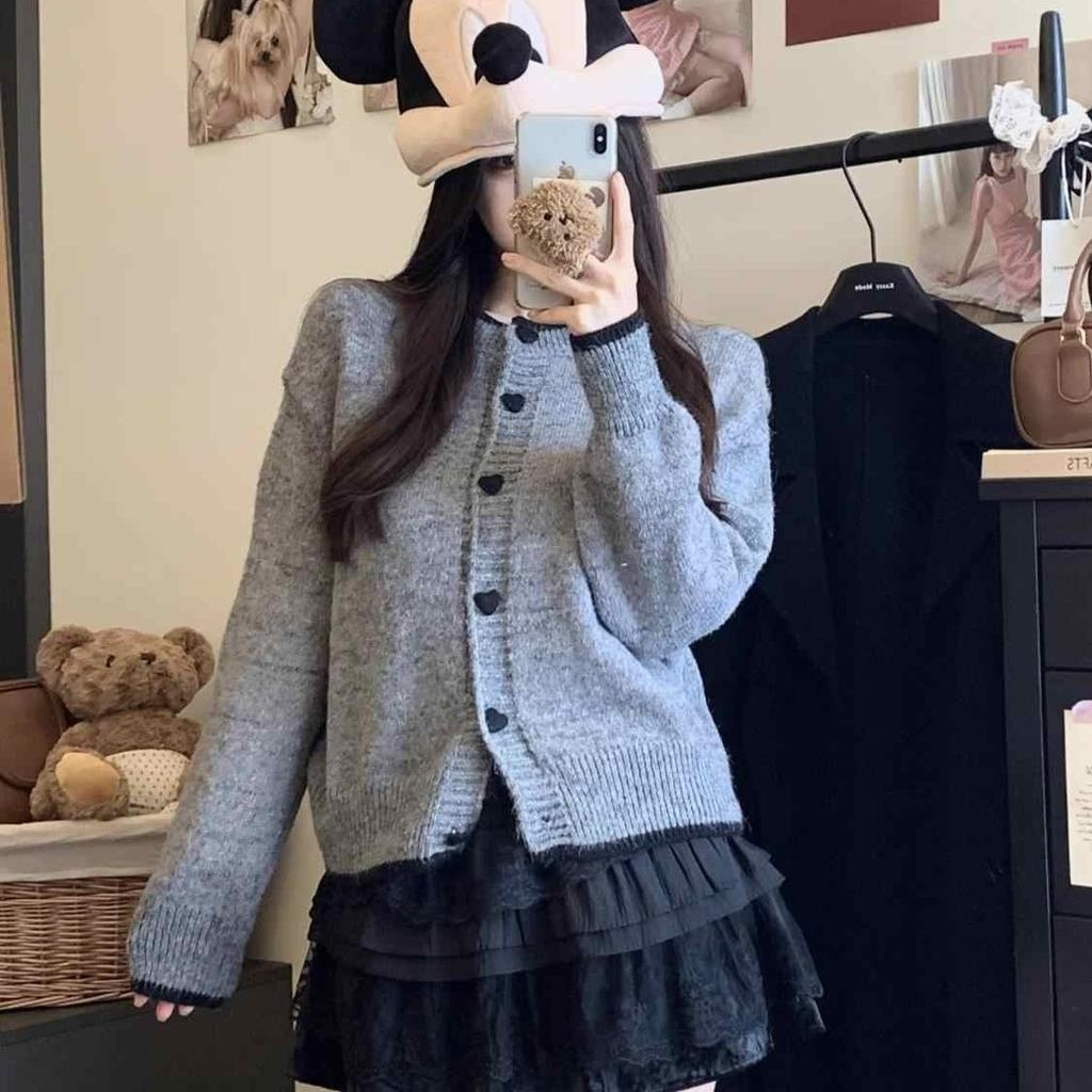 Color matching love button long-sleeved sweater women's 1116 spring and autumn new Korean loose design sense niche short cardigan