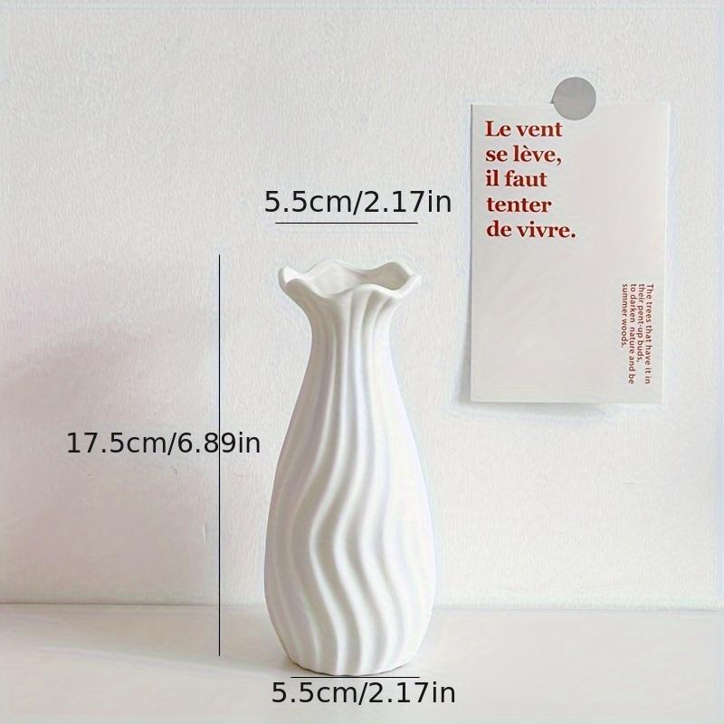 Nordic White Ceramic Vase with a Creative, Minimalist, and Vintage Design, Perfect for Floral Arrangements and Hydroponics