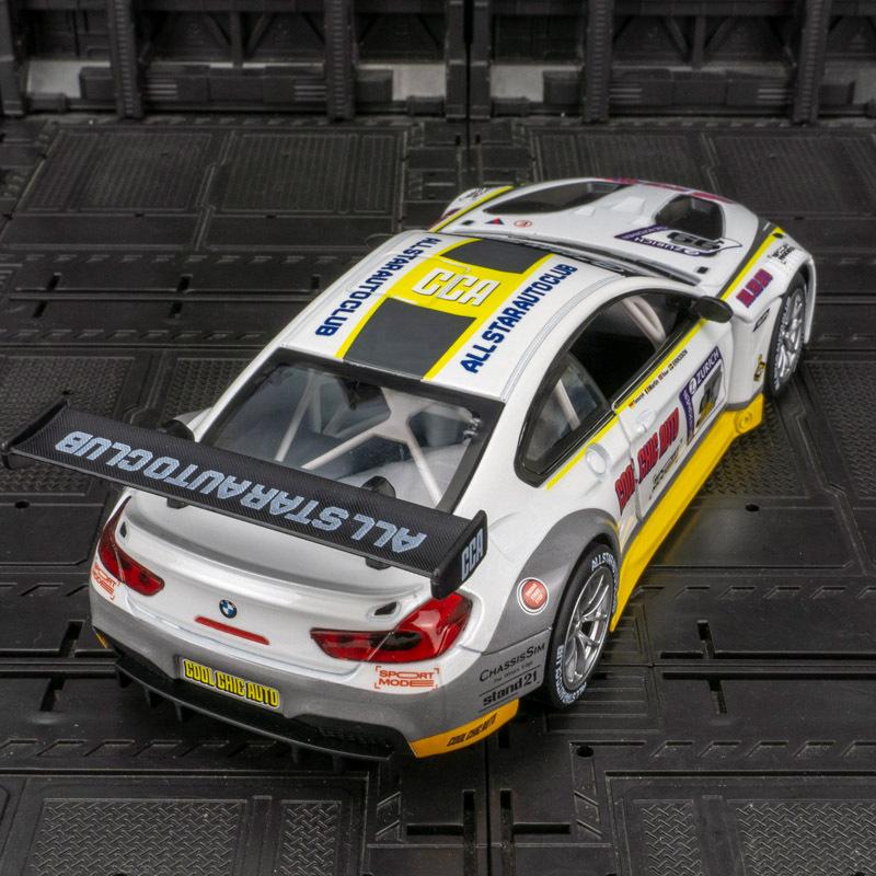 1:24 BMW M6 GT3 Alloy Sports Car Model Diecasts Metal Toy Racing Car Model Sound and Light Collection Childrens Gifts X40