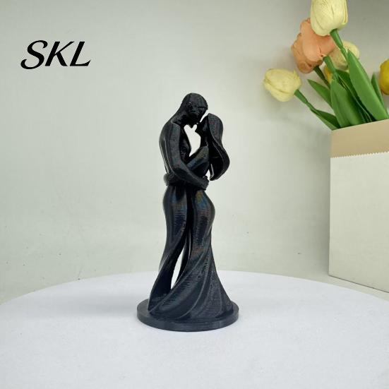 3D Molded Couple Art Printed Black & White Hugging Statue, Minimalist Modern Sculpture with Abstract Embrace Statue Form, Romantic Desk Decor