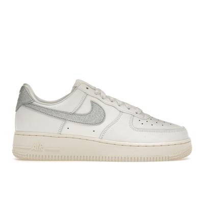 Air Force 1 07 Essential Silver Swoosh Женские кроссовки White Summit-White Metallic-Silver DQ7569-100