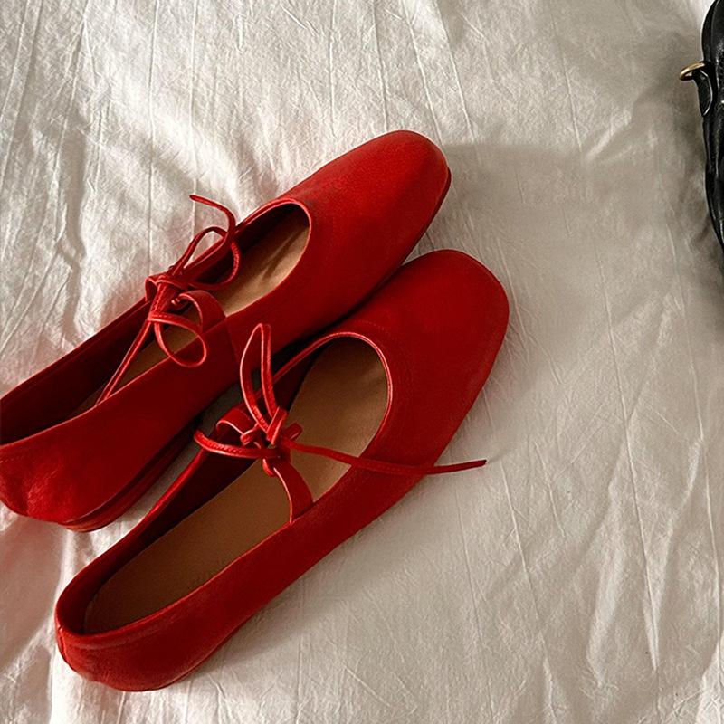 Новые кожаные туфли Мэри Джейн на мягкой подошве, женские туфли-балетки с красным ремешком и плоской подошвой