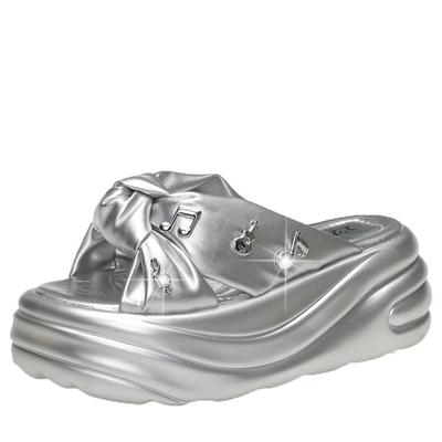 Модные шлепанцы на платформе с каблуком 8 см для женщин 2024 года, летние пляжные нескользящие тапочки на танкетке, женские сандалии с толстой подошвой и клипсой на носке