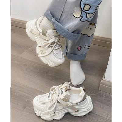 Демонстрация ножек Туфли для маленьких папочек Женская весенне-летняя новая повседневная спортивная обувь из толстой подошвы с сетчатым эффектом и дышащей кожей