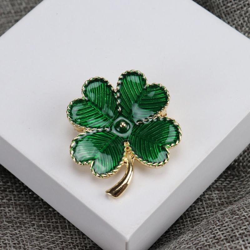 Natural Four-Leaf Clover Enamel Heart Brooch – Anti-Exposure Pin