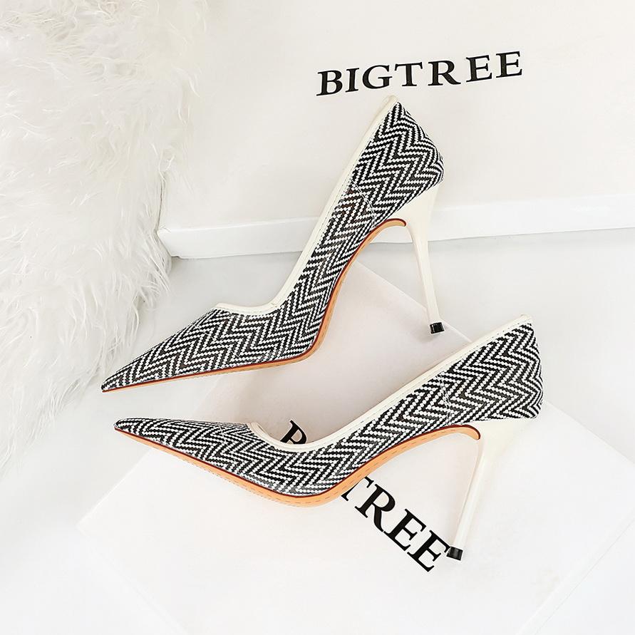 Модные женские туфли на высоком каблуке, острые сексуальные сетчатые туфли с открытым носком и кружевом